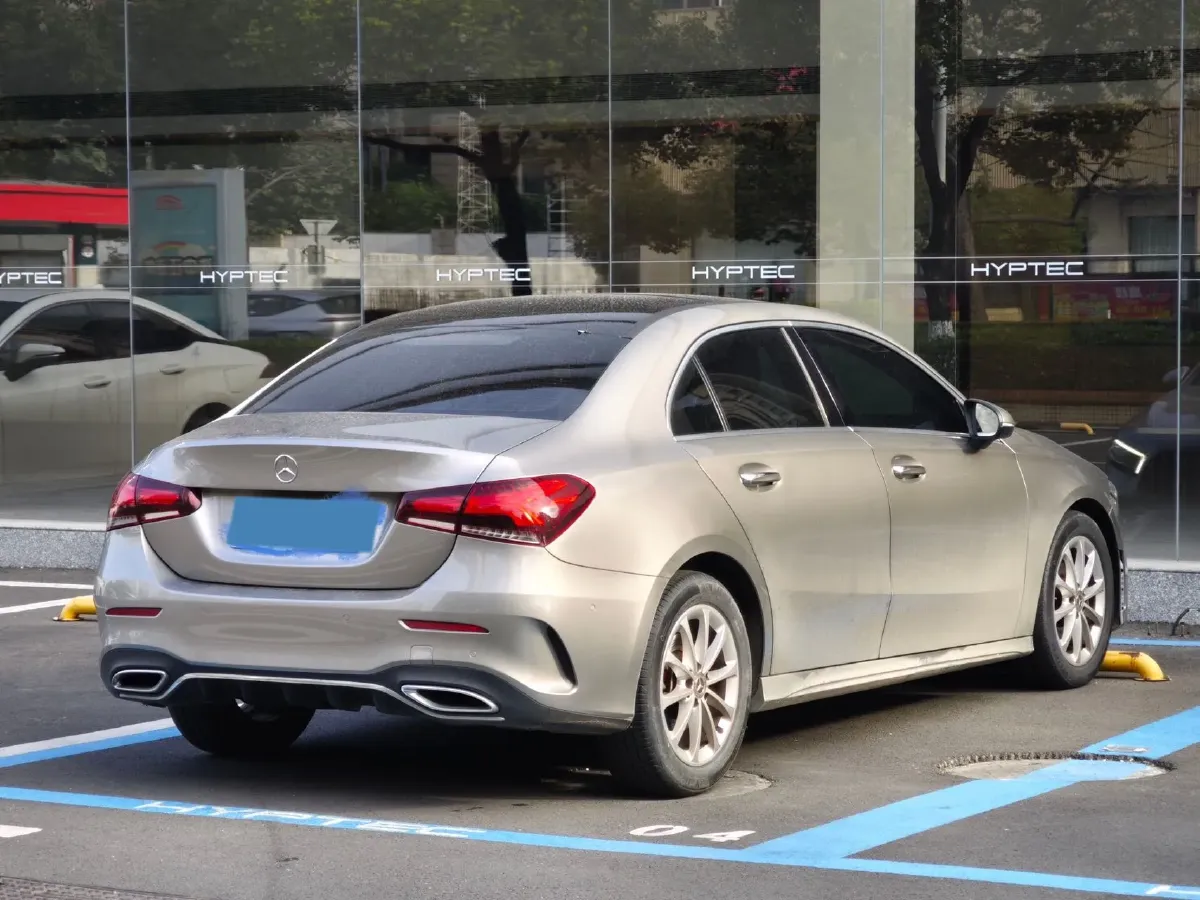 2020 Mercedes-Benz A Class 1.3T 163HP L4 7DCT,autocango,china used car exporter,china ev exporter,chinese used car exporter,chinese used ev exporter