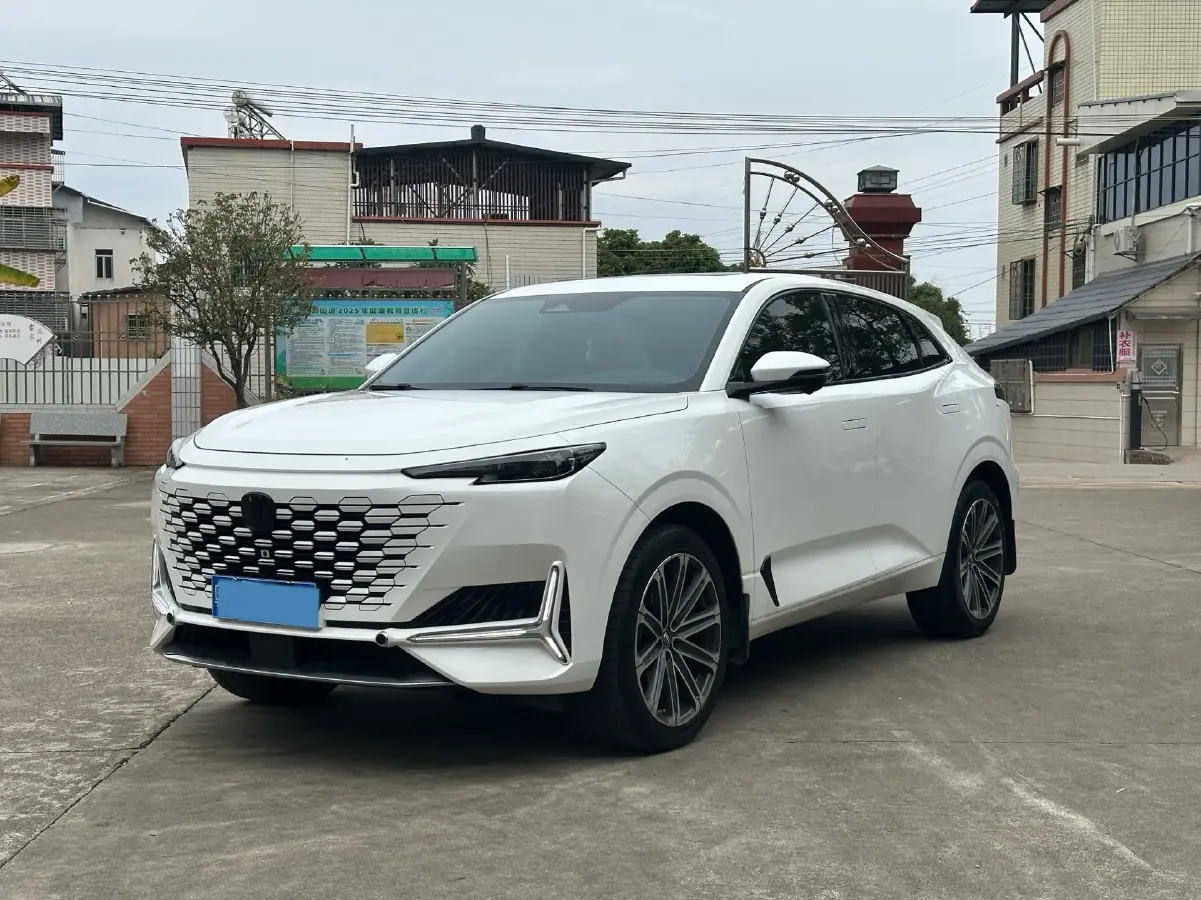 2021 ChangAn UNI-K 2.0T 233HP L4 8AT