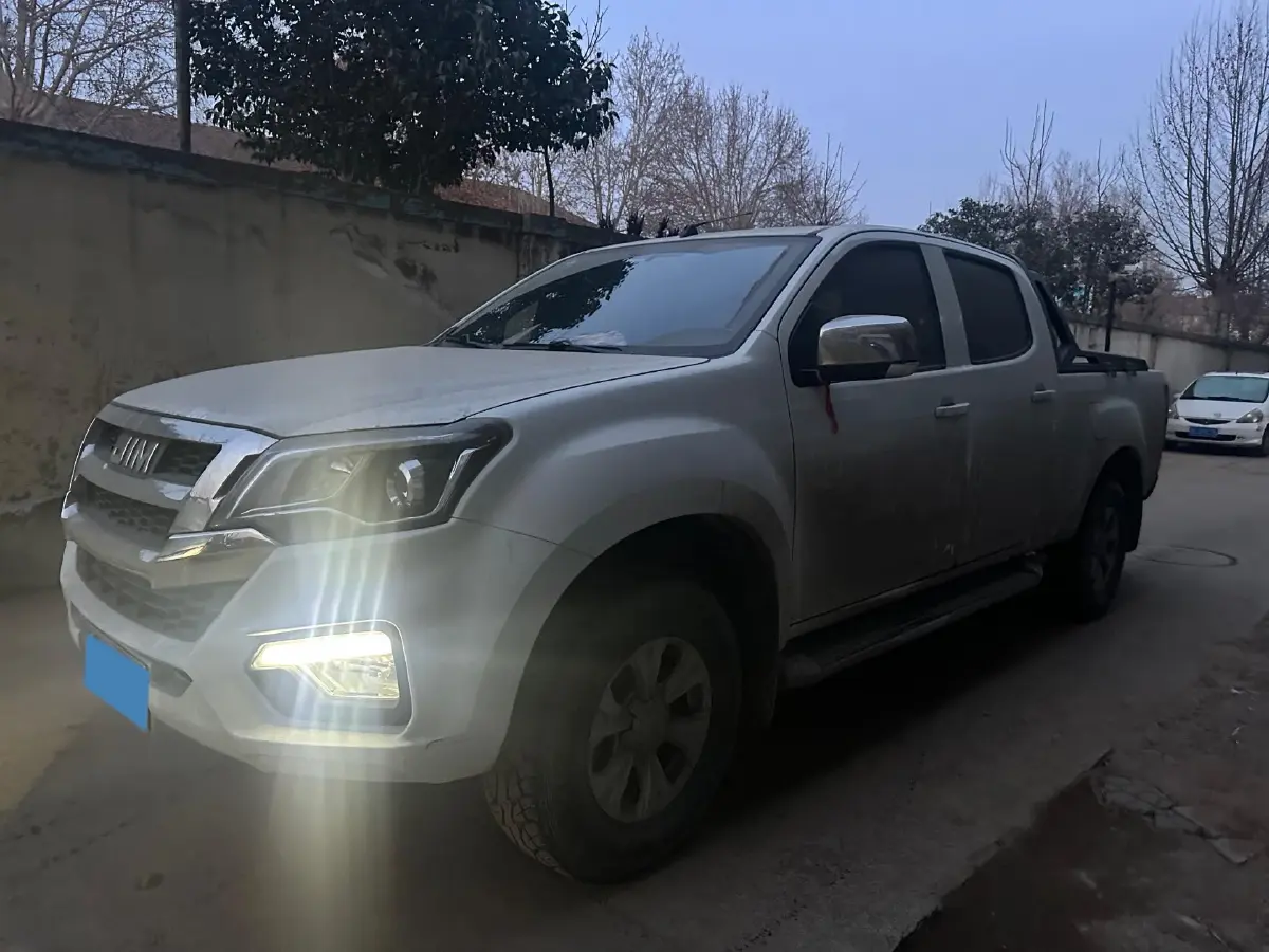 2019 Isuzu RE-MAX Jim 2.5T 129HP L4 6MT