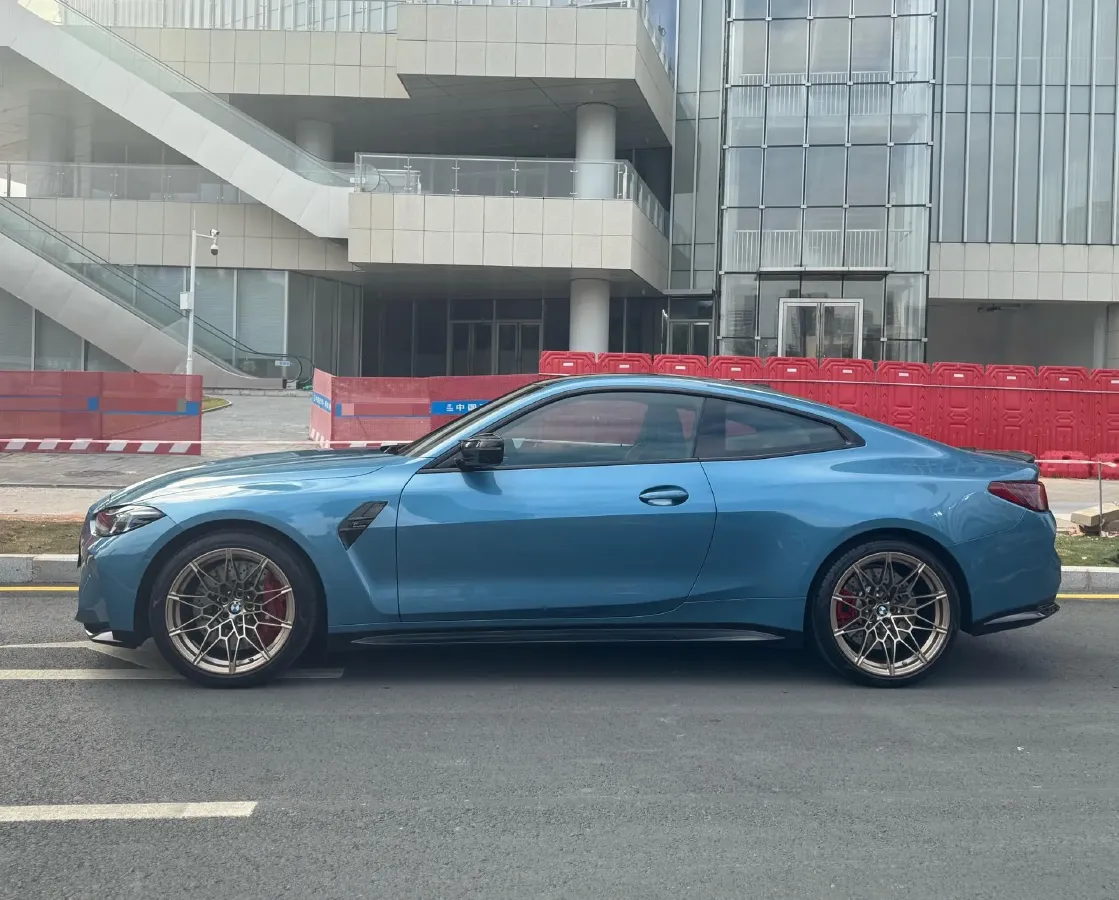 2024 BMW M4 3.0T 530HP L6 8AT,autocango,china used car exporter,china ev exporter,chinese used car exporter,chinese used ev exporter