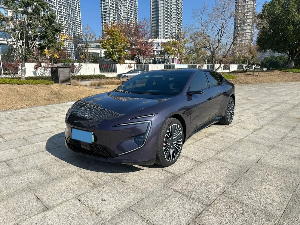 2025 Avatr 12 1.5T 156HP L4 REEV 39.05KWH