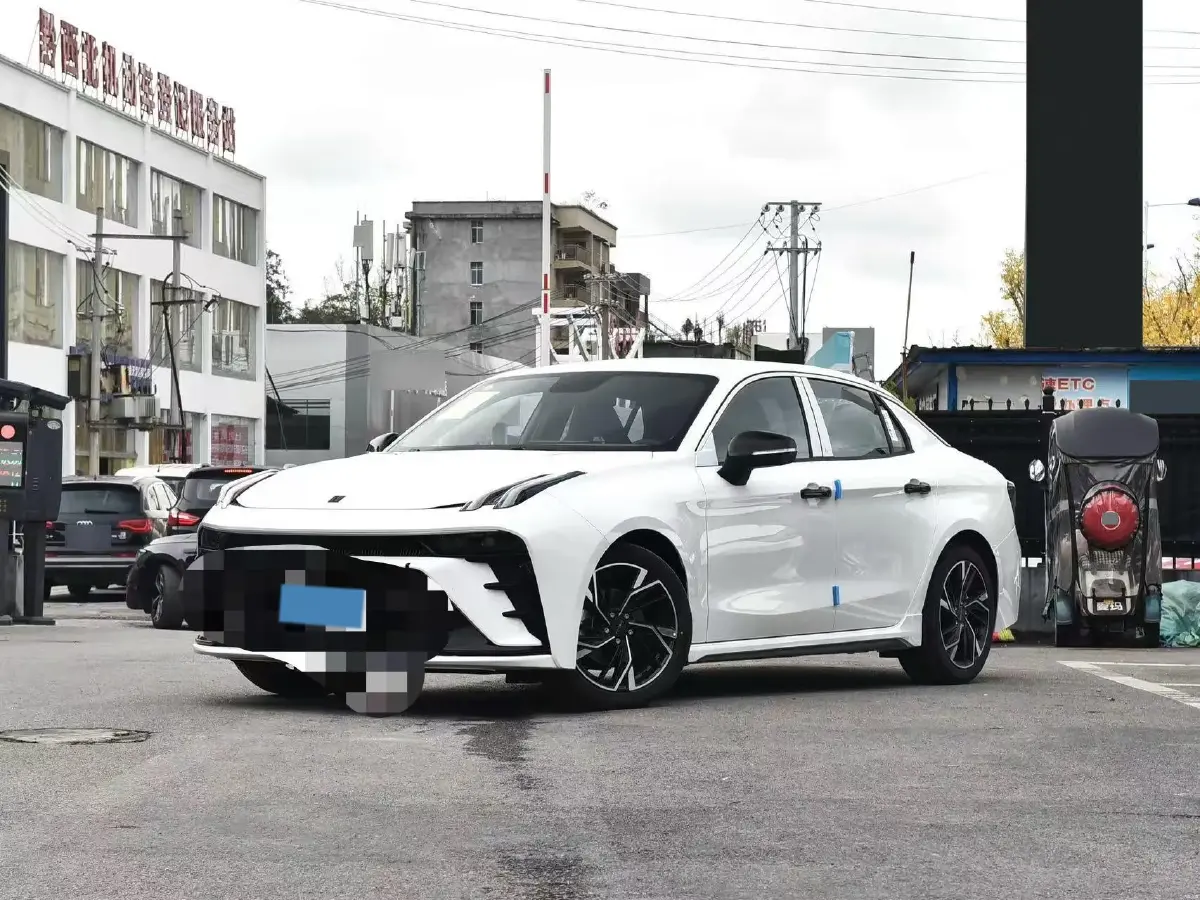 2025 LYNK&CO 03 1.5T 181HP L4 7DCT