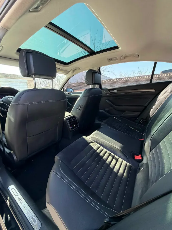 2020 Volkswagen Magotan 2.0T 186HP L4 7DCT,autocango,china used car exporter,china ev exporter,chinese used car exporter,chinese used ev exporter