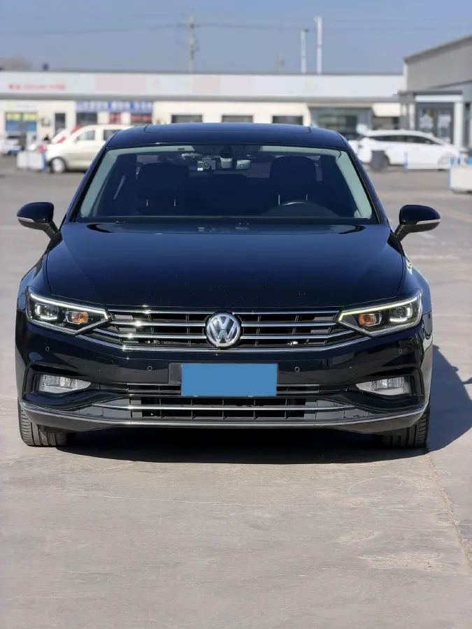 2020 Volkswagen Magotan 2.0T 186HP L4 7DCT,autocango,china used car exporter,china ev exporter,chinese used car exporter,chinese used ev exporter