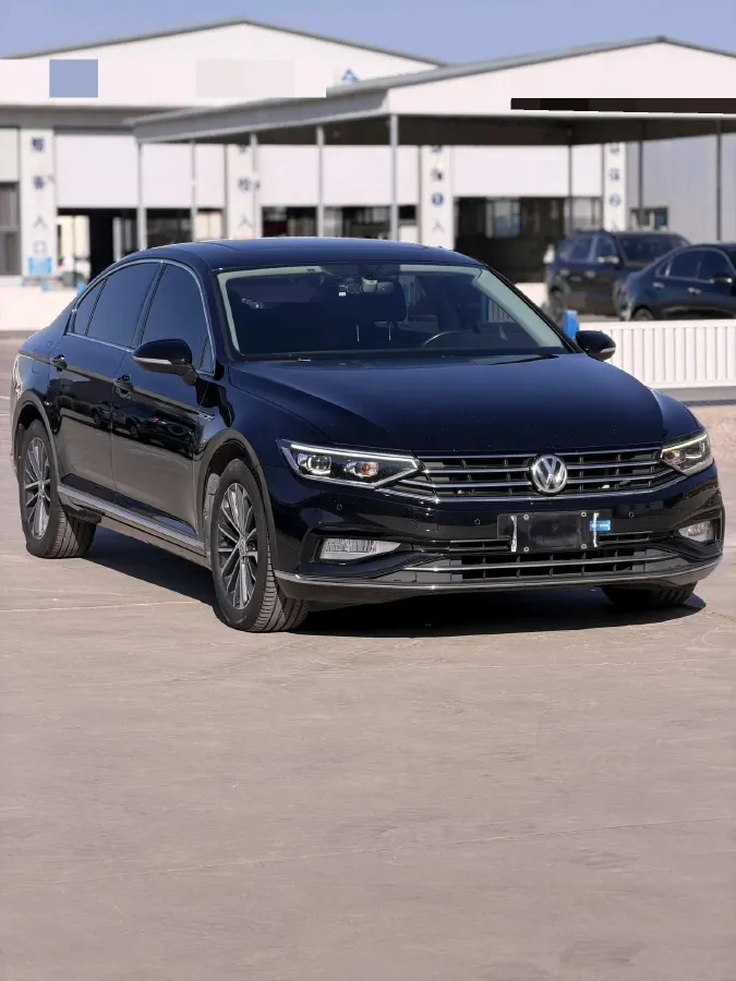 2020 Volkswagen Magotan 2.0T 186HP L4 7DCT,autocango,china used car exporter,china ev exporter,chinese used car exporter,chinese used ev exporter