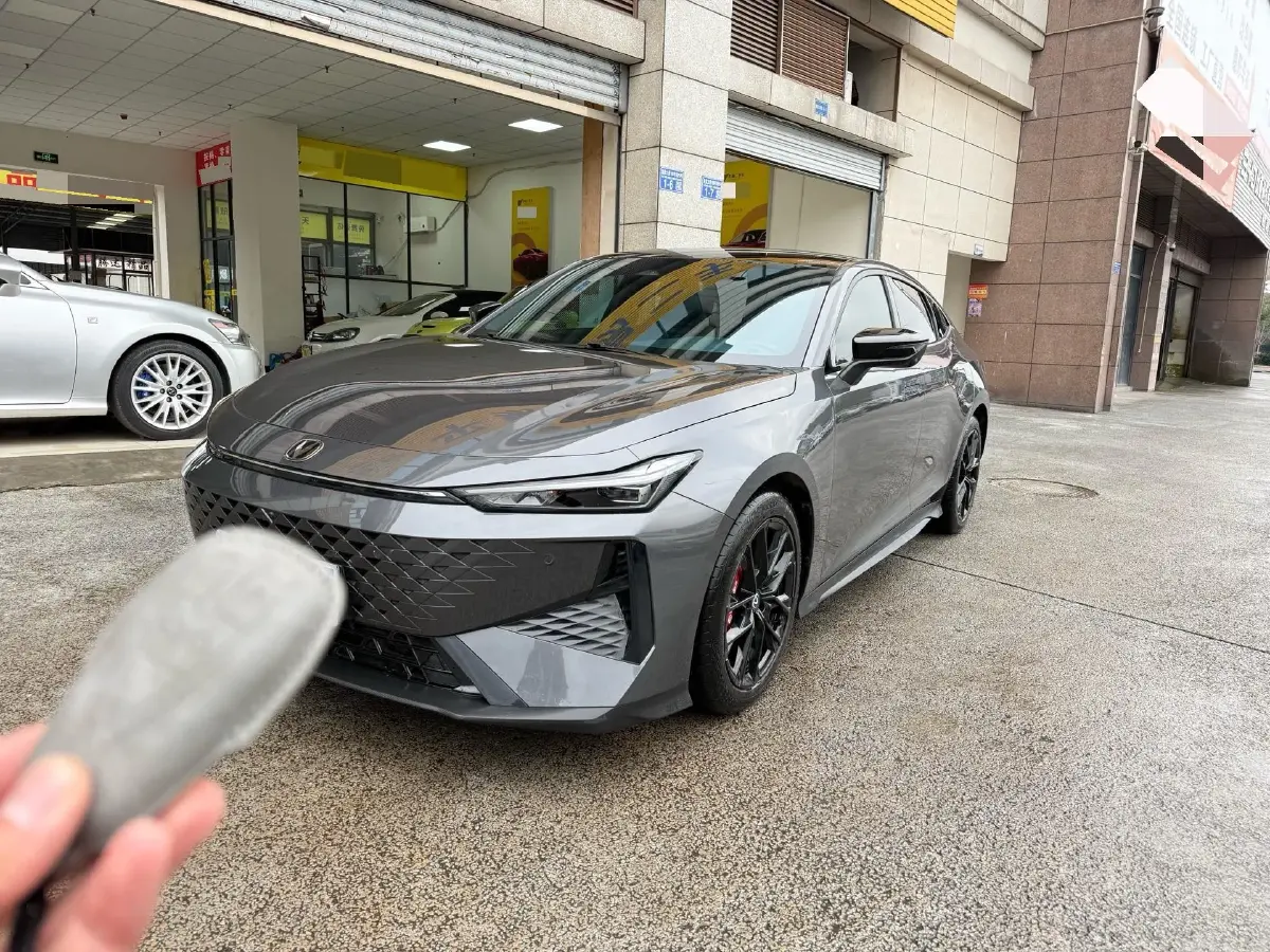 2025 ChangAn UNI-V 1.5T 192HP L4 7DCT