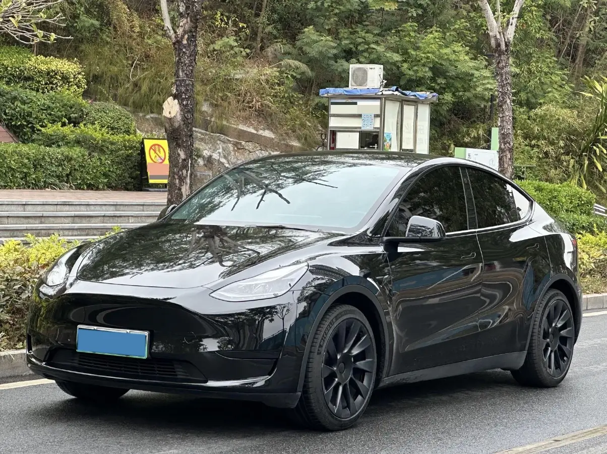2022 Tesla Model Y BEV 60KWH