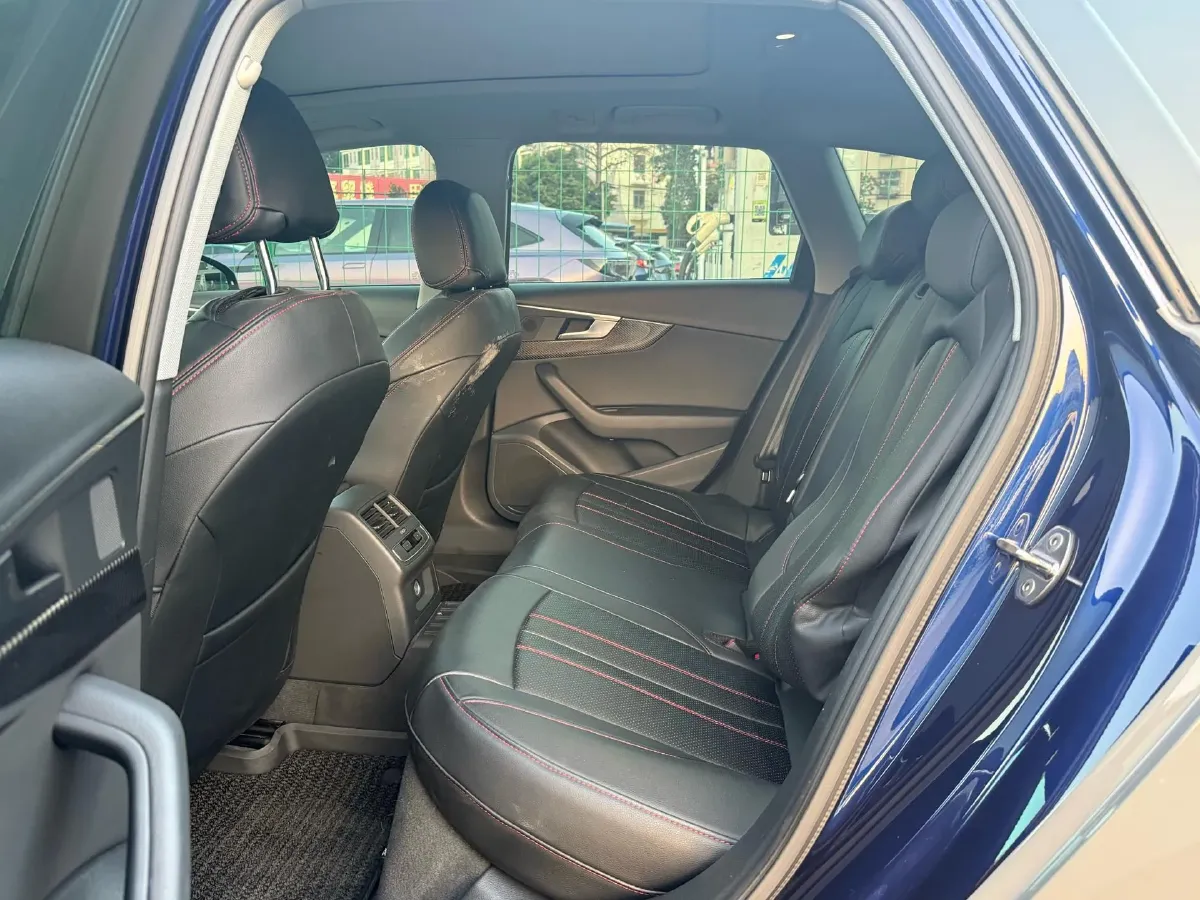 2021 Audi A4 2.0T 204HP L4 7DCT,autocango,china used car exporter,china ev exporter,chinese used car exporter,chinese used ev exporter