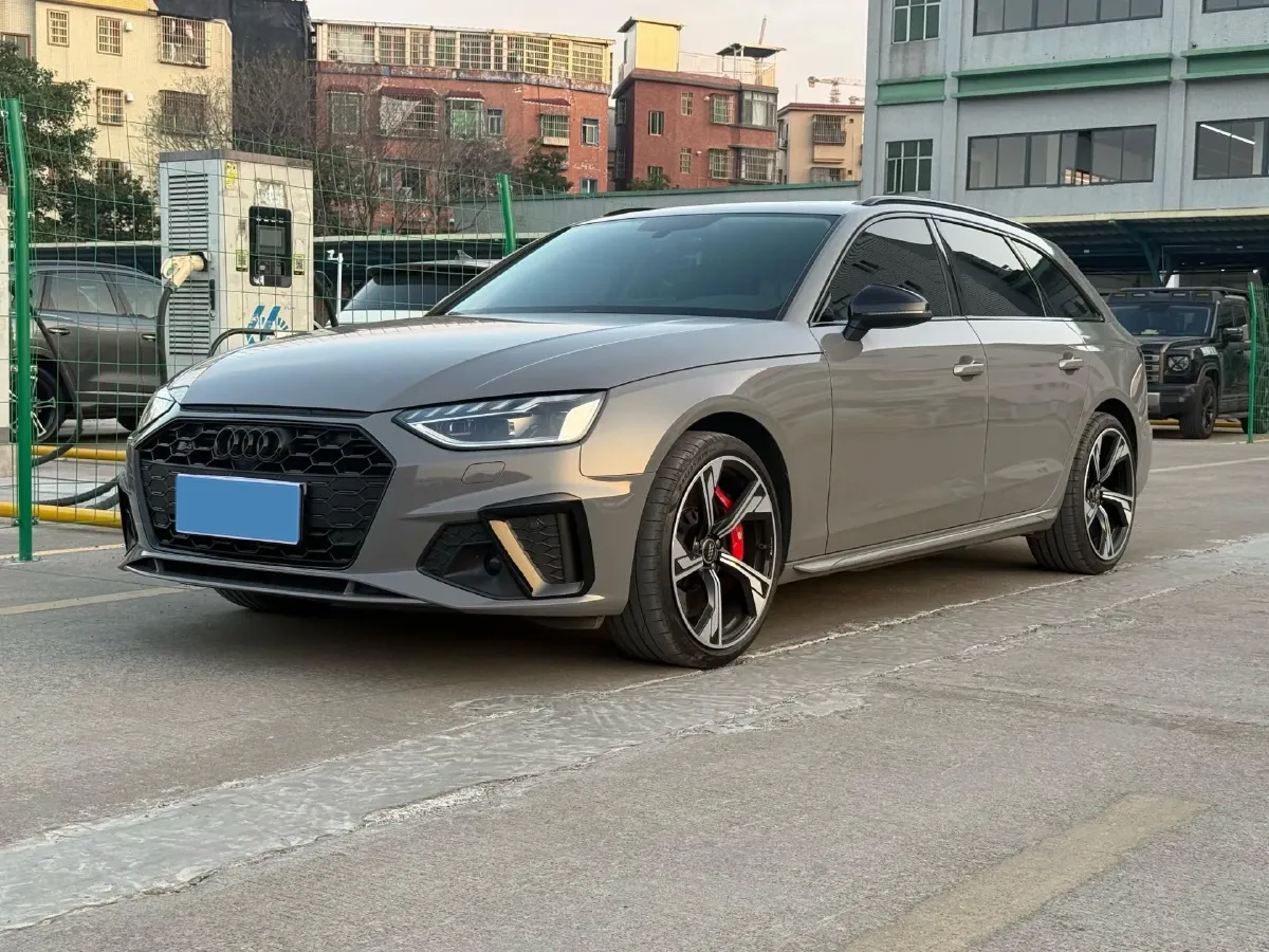 2021 Audi A4 2.0T 204HP L4 7DCT,autocango,china used car exporter,china ev exporter,chinese used car exporter,chinese used ev exporter