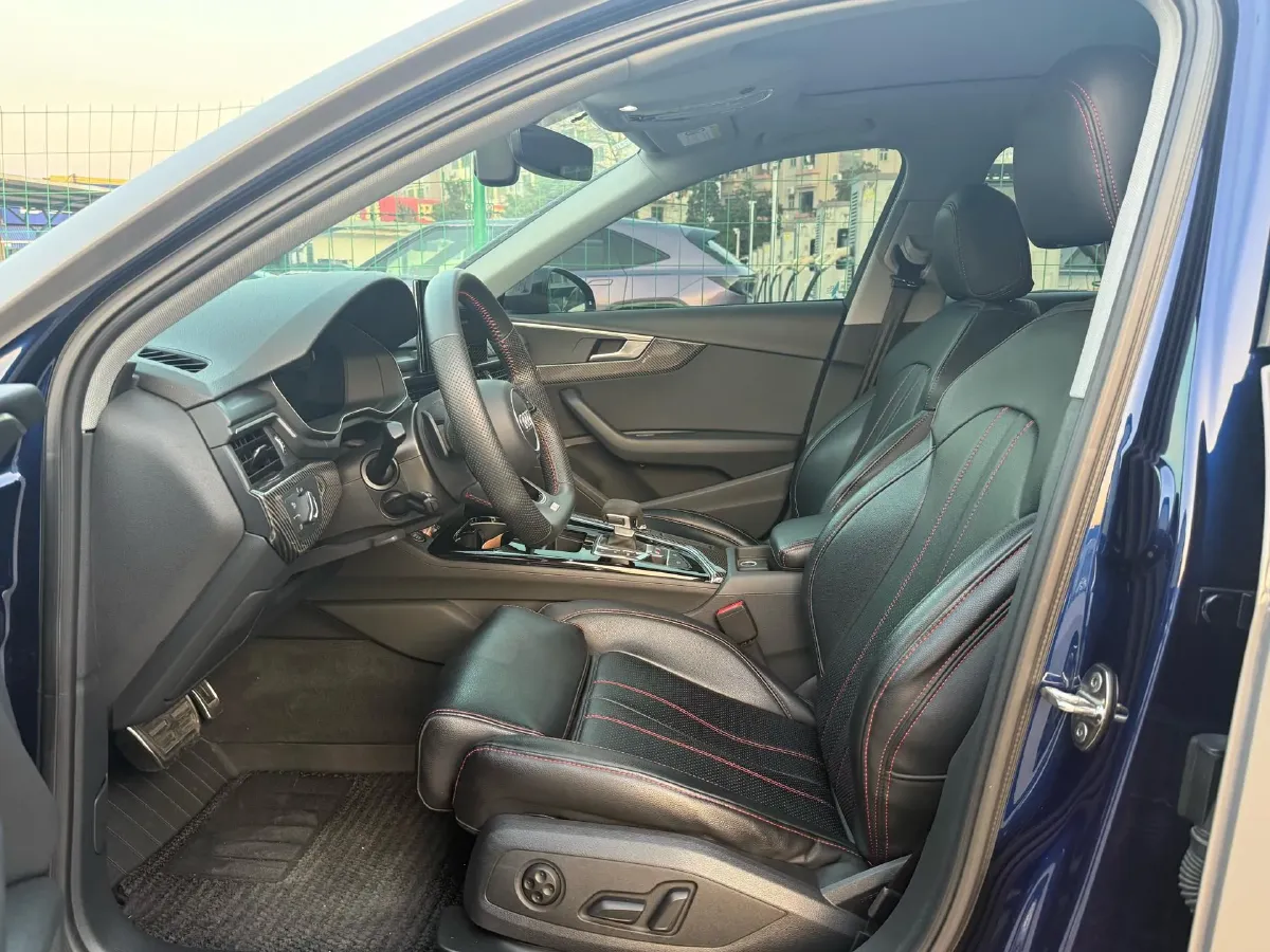 2021 Audi A4 2.0T 204HP L4 7DCT,autocango,china used car exporter,china ev exporter,chinese used car exporter,chinese used ev exporter
