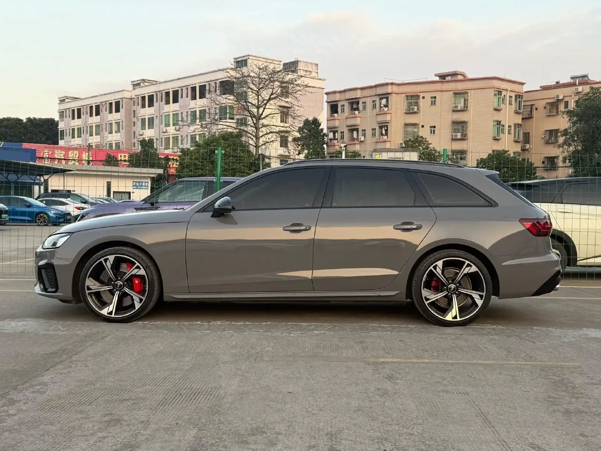 2021 Audi A4 2.0T 204HP L4 7DCT,autocango,china used car exporter,china ev exporter,chinese used car exporter,chinese used ev exporter