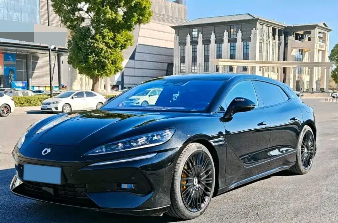 2024 Denza DenzaZ9GT 2.0T 207HP L4 E-CVT PHEV 38.5KWH