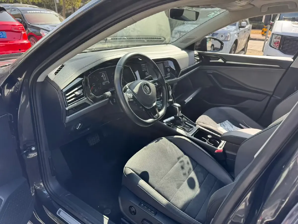 2019 Luxgen Grand 7 MPV 2.0T 188HP L4 6AT,autocango,china used car exporter,china ev exporter,chinese used car exporter,chinese used ev exporter