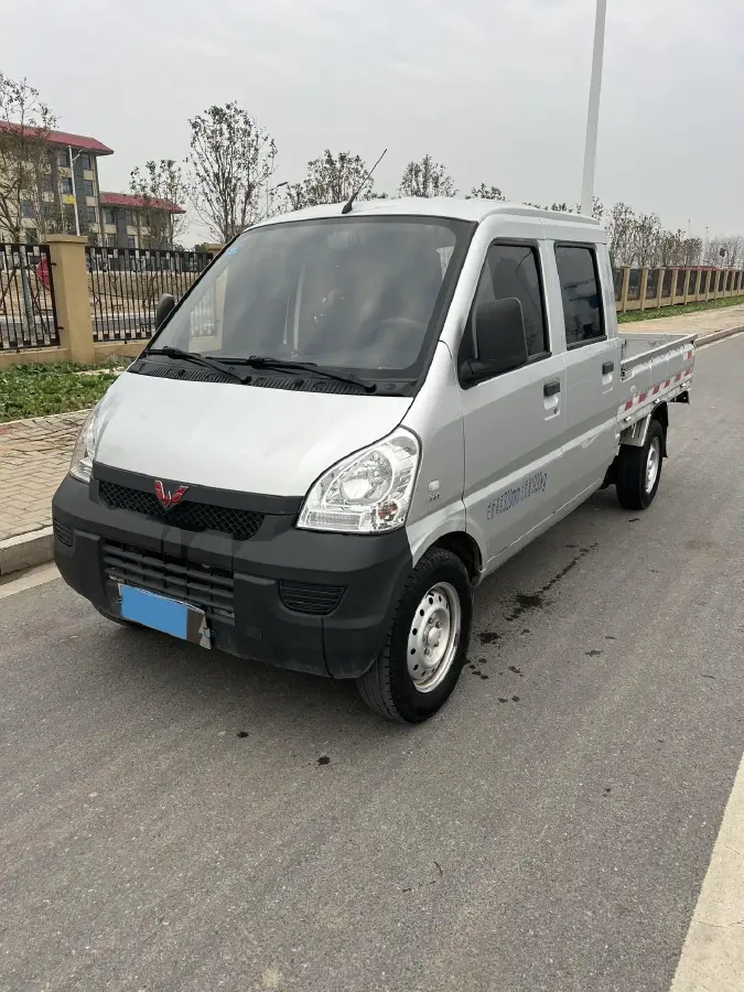 2020 WuLing RongGuang Mini Truck 1.5L 99HP L4 5MT