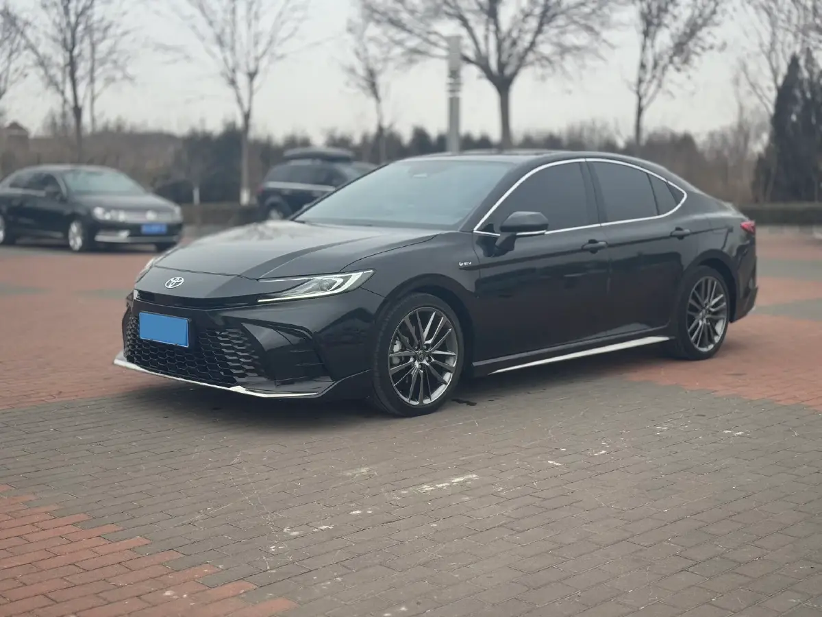 2024 Toyota Camry 2.0L 152HP L4 E-CVT Hybrid