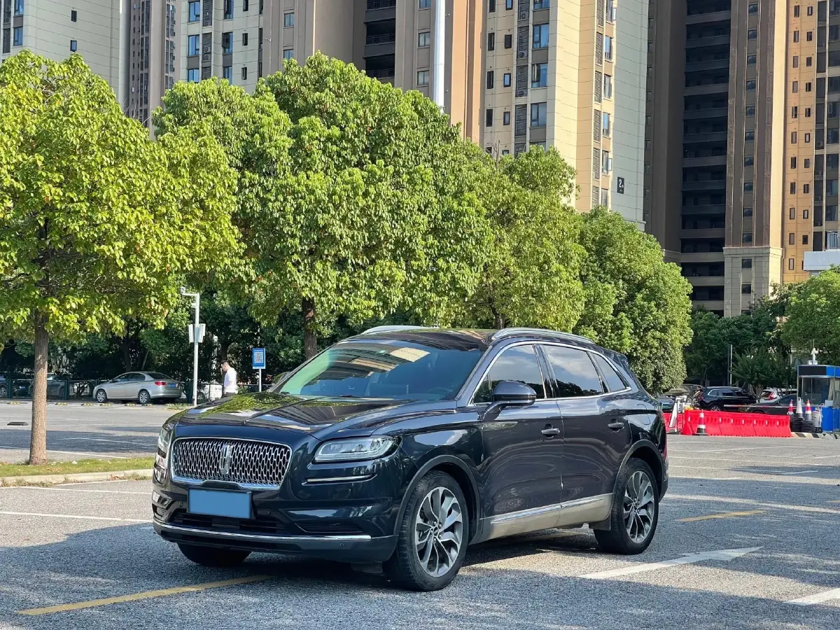 2021 Lincoln Nautilus 2.0T 245HP L4 8AT
