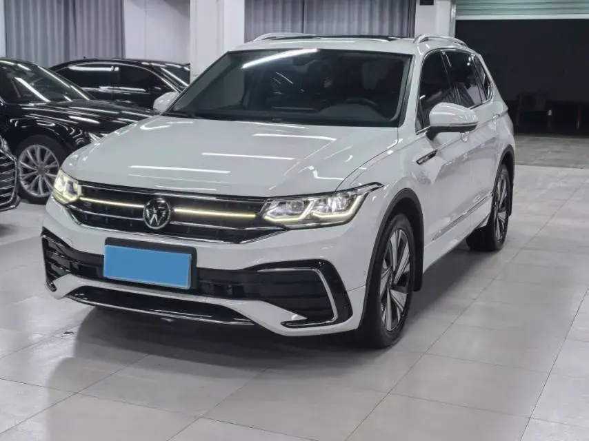 2023 Volkswagen Tiguan L 2.0T 220HP L4 7DCT