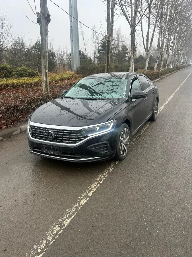 2024 Volkswagen Passat 2.0T 220HP L4 7DCT