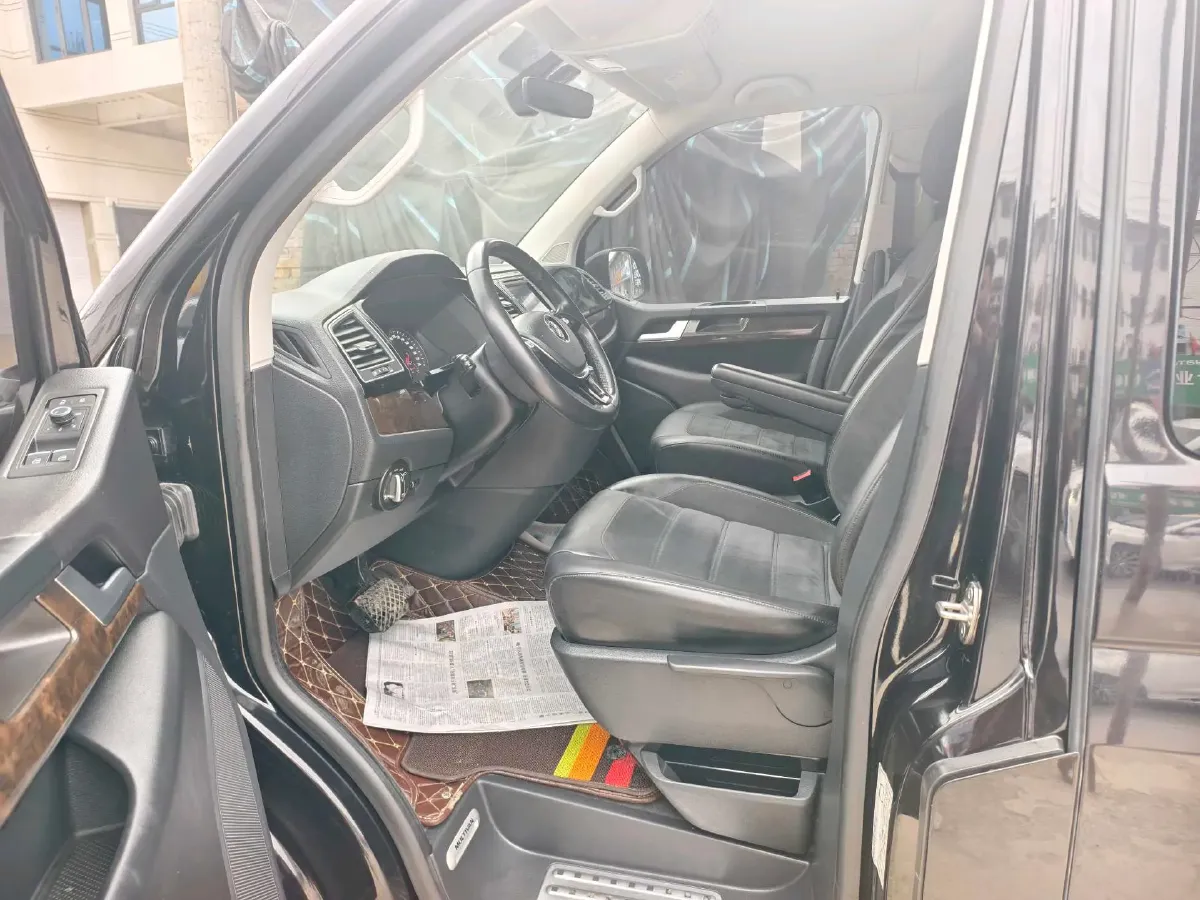 2019 Volkswagen Multivan 2.0T 204HP L4 7DCT,autocango,china used car exporter,china ev exporter,chinese used car exporter,chinese used ev exporter