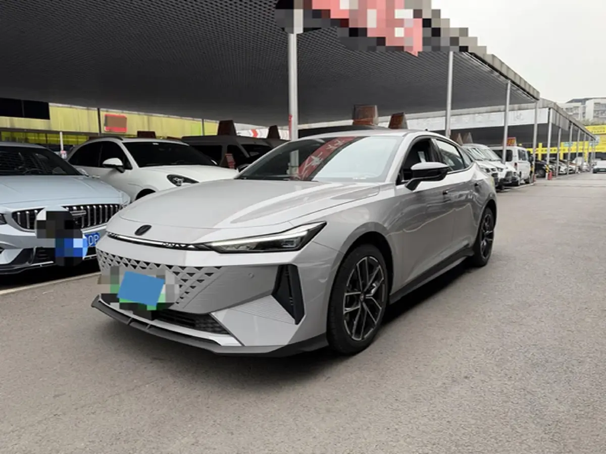 2024 ChangAn UNI-V iDD 1.5L 110HP L4 E-CVT PHEV 18.99KWH