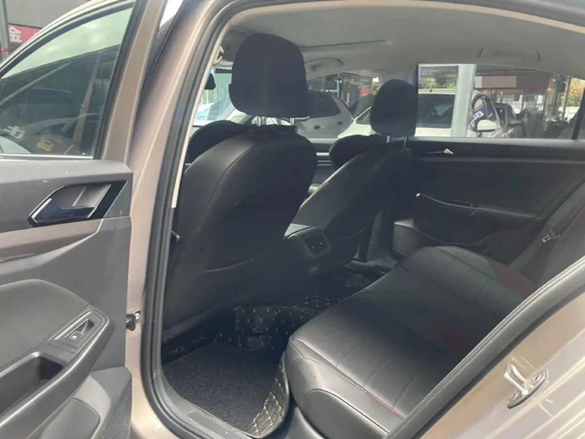 2019 HuangHai WeiLong 2.4T 218HP L4 6AT,autocango,china used car exporter,china ev exporter,chinese used car exporter,chinese used ev exporter