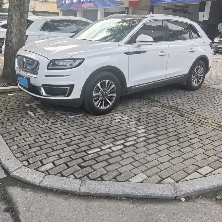 2019 Lincoln Nautilus 2.0T 235HP L4 8AT