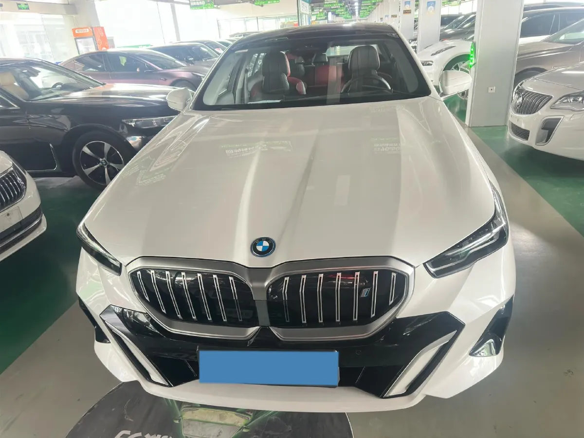 2025 BMW i5 BEV 96.96KWH,autocango,china used car exporter,china ev exporter,chinese used car exporter,chinese used ev exporter