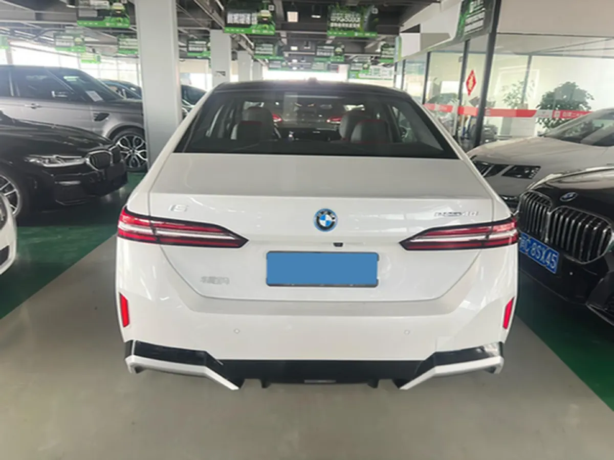 2025 BMW i5 BEV 96.96KWH,autocango,china used car exporter,china ev exporter,chinese used car exporter,chinese used ev exporter