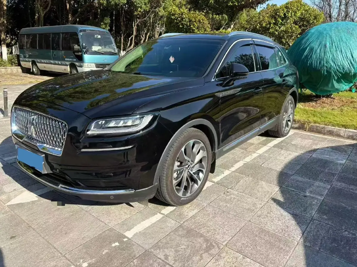2021 Lincoln Nautilus 2.0T 245HP L4 8AT