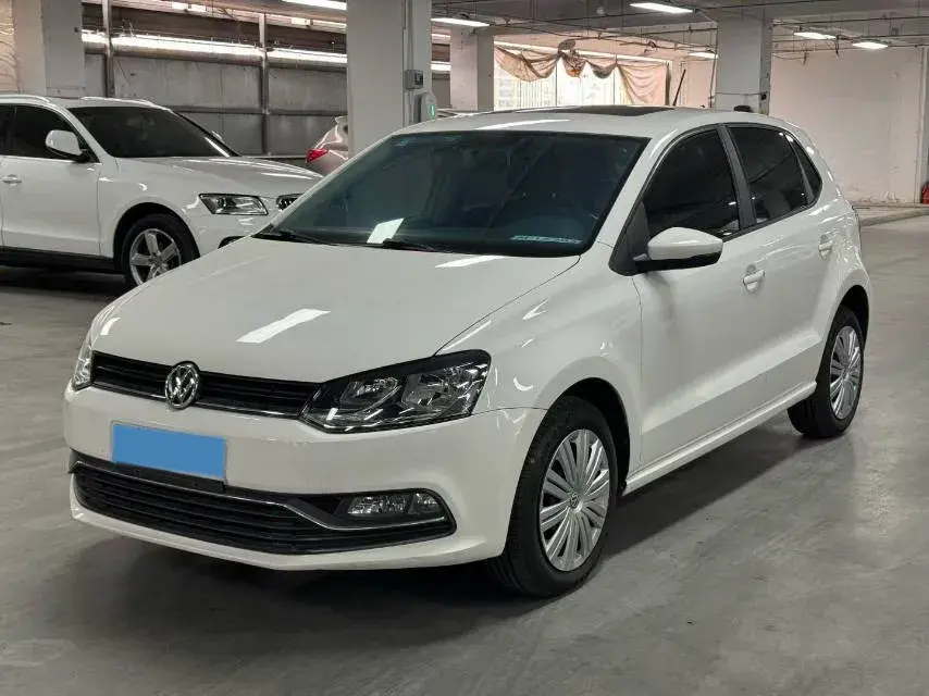 2016 Volkswagen Polo 1.6L 110HP L4 6AT