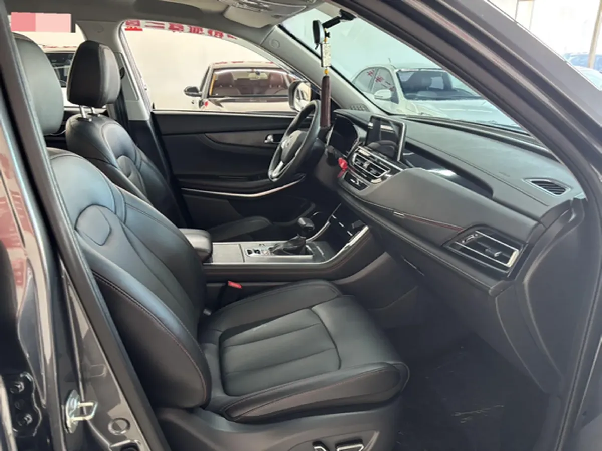 2022 ChangAn CS75 1.5T 180HP L4 7DCT,autocango,china used car exporter,china ev exporter,chinese used car exporter,chinese used ev exporter