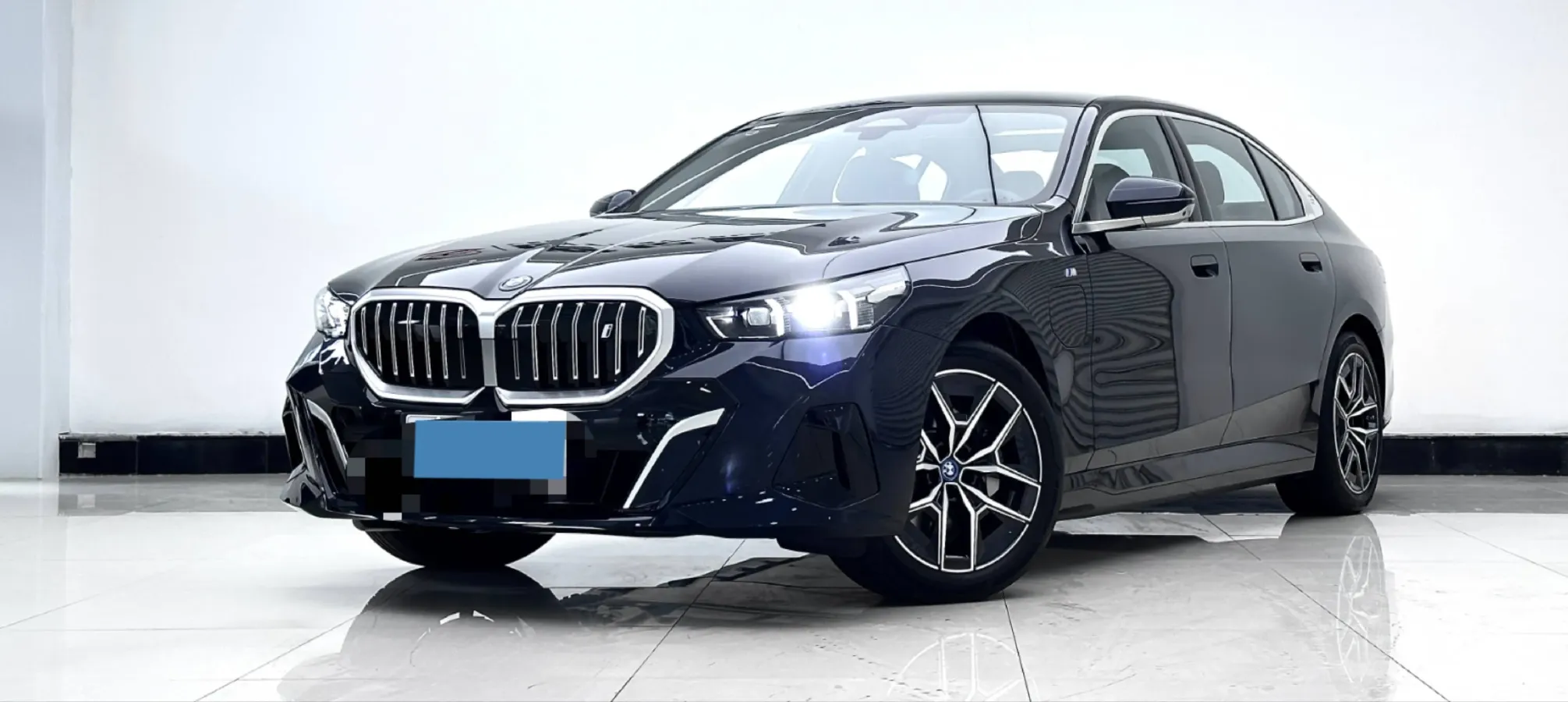 2025 BMW i5 BEV 96.96KWH,autocango,china used car exporter,china ev exporter,chinese used car exporter,chinese used ev exporter