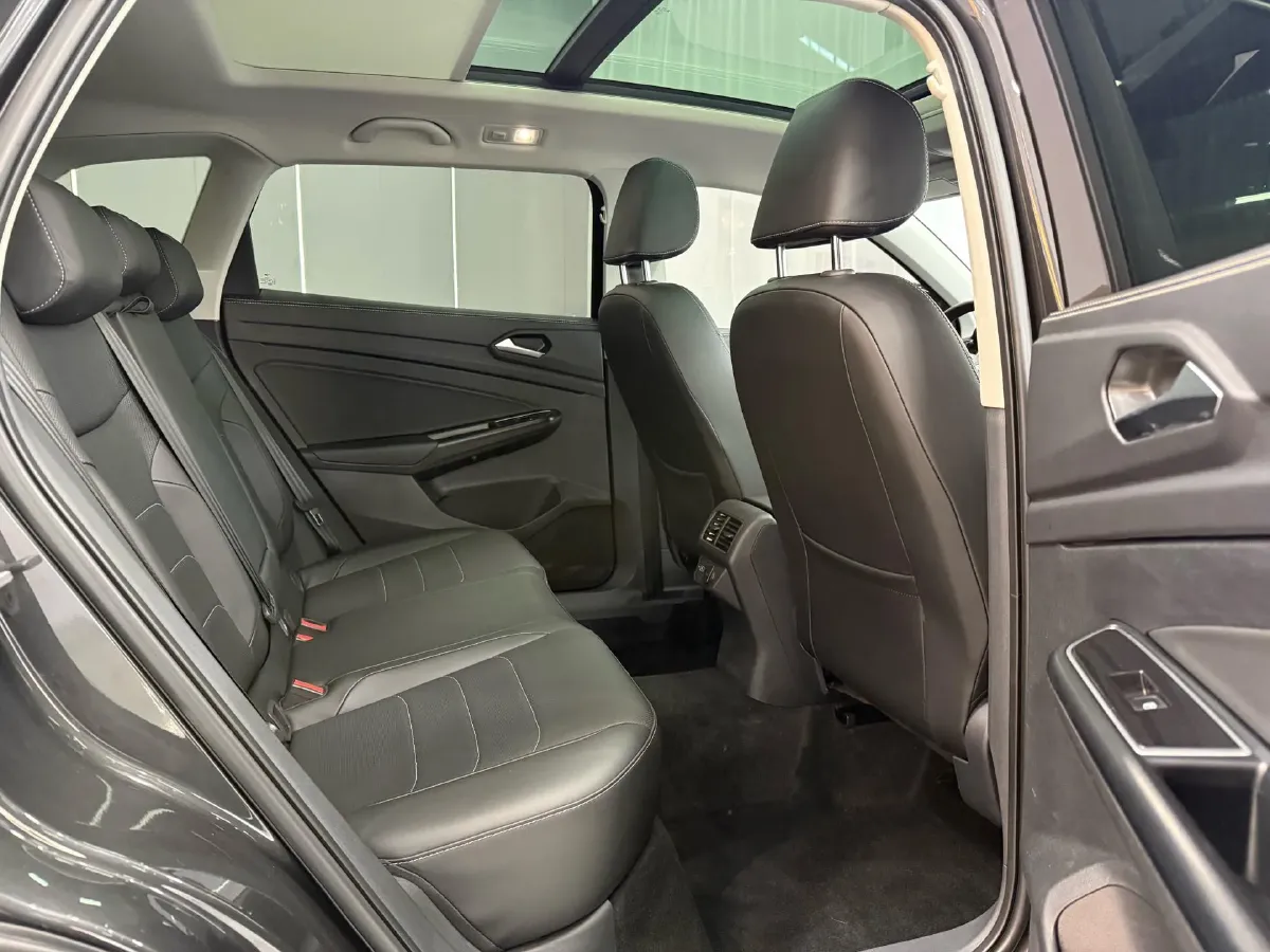 2021 Jetta VS7 1.4T 150HP L4 6AT,autocango,china used car exporter,china ev exporter,chinese used car exporter,chinese used ev exporter