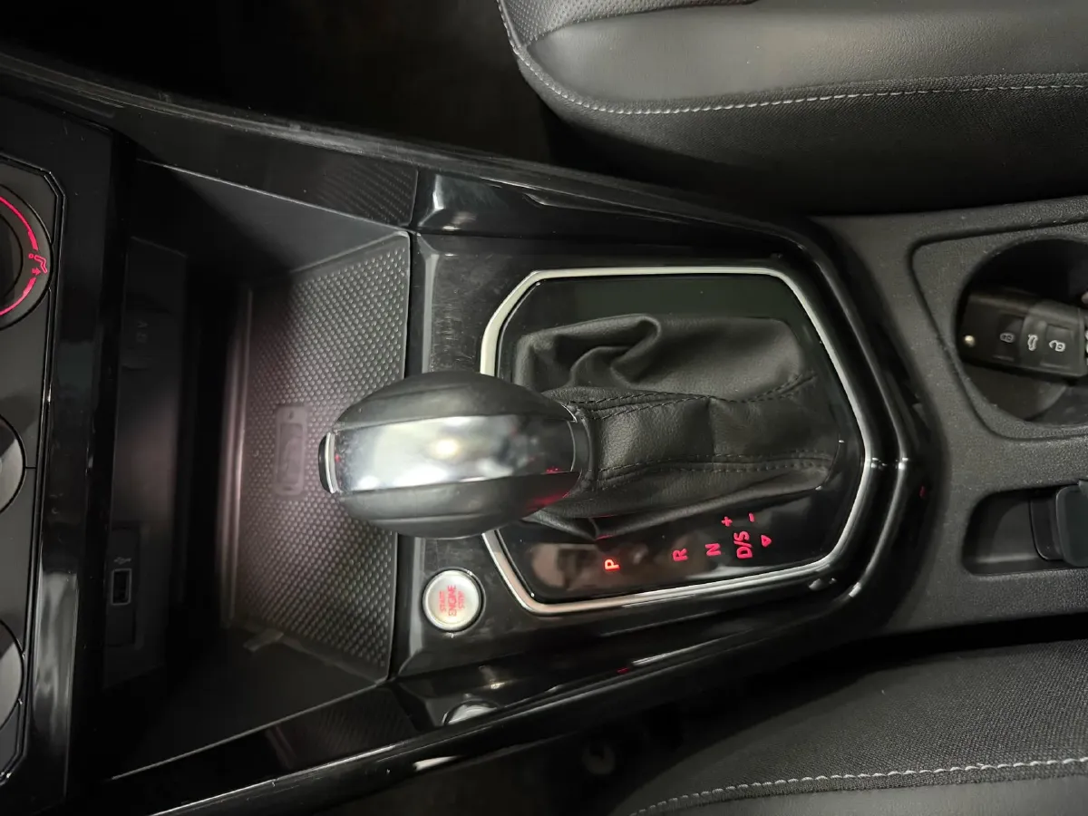 2021 Jetta VS7 1.4T 150HP L4 6AT,autocango,china used car exporter,china ev exporter,chinese used car exporter,chinese used ev exporter