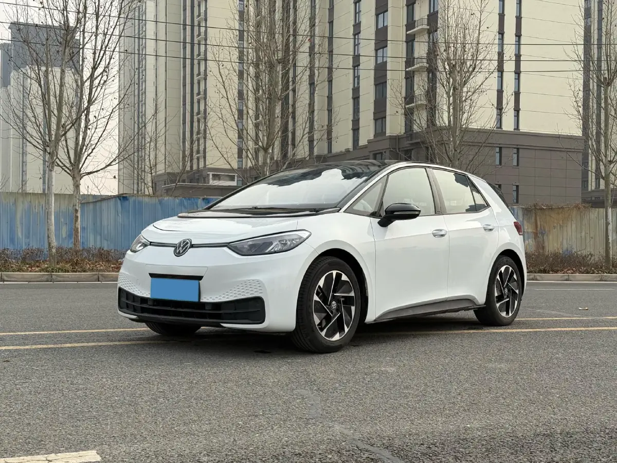 2025 Volkswagen ID.3 BEV 52.8KWH