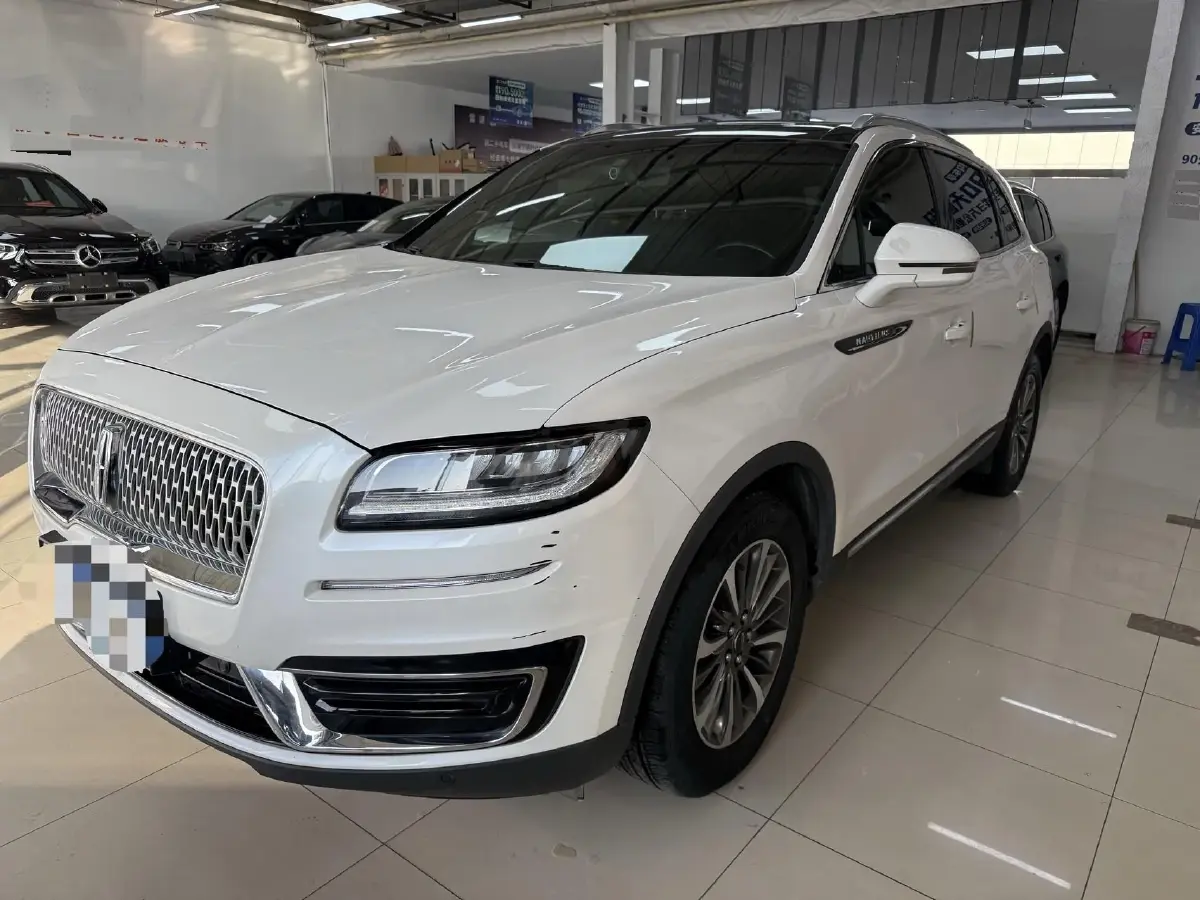 2019 Lincoln Nautilus 2.0T 224HP L4 8AT