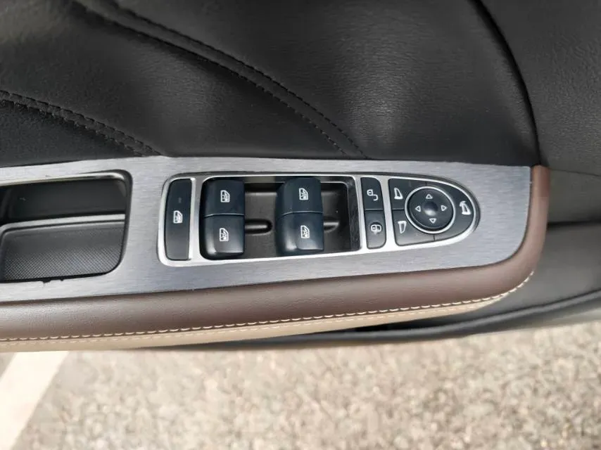 2022 Skyworth HT-i 1.5L 110HP L4 E-CVT PHEV 21.68KWH,autocango,china used car exporter,china ev exporter,chinese used car exporter,chinese used ev exporter