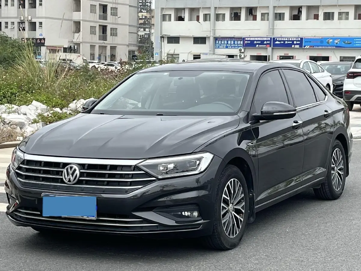 2021 Volkswagen Sagitar 1.2T 116HP L4 7DCT