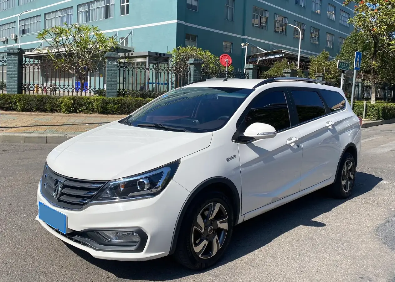 2017 BaoJun 310W 1.5L 112HP L4 6MT
