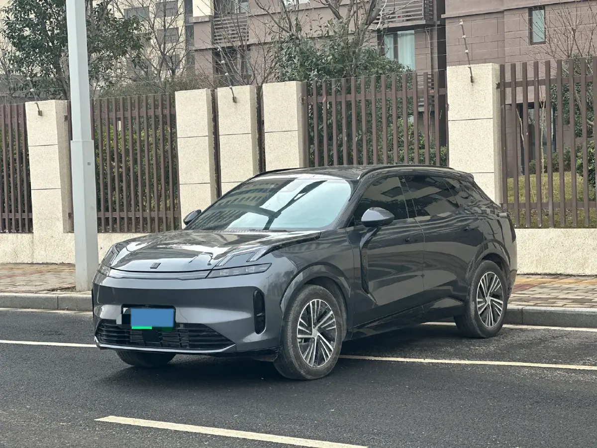 2023 LYNK&CO 08 EM-P 1.5T 163HP L4 3DHT PHEV 39.8KWH