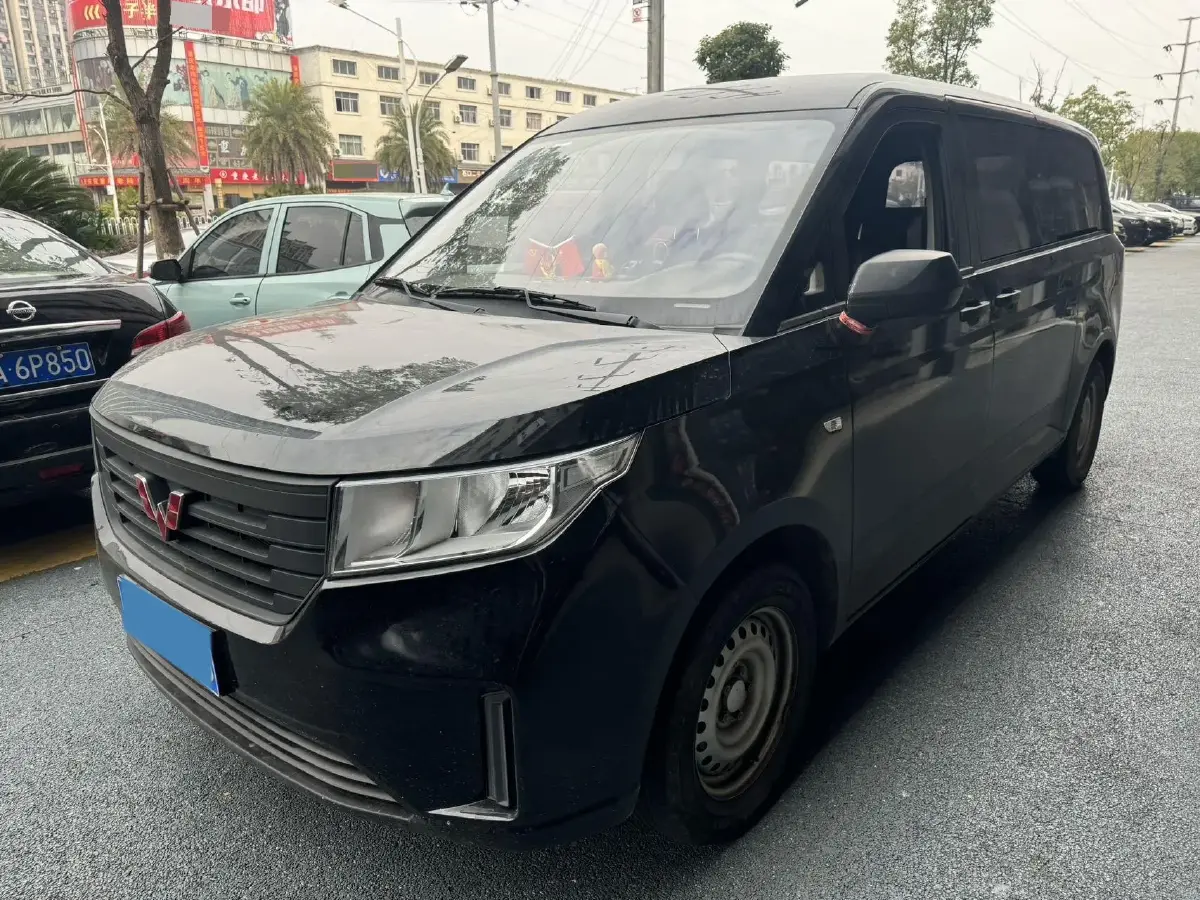 2022 WuLing ZhengChen 2.0L 136HP L4 6MT