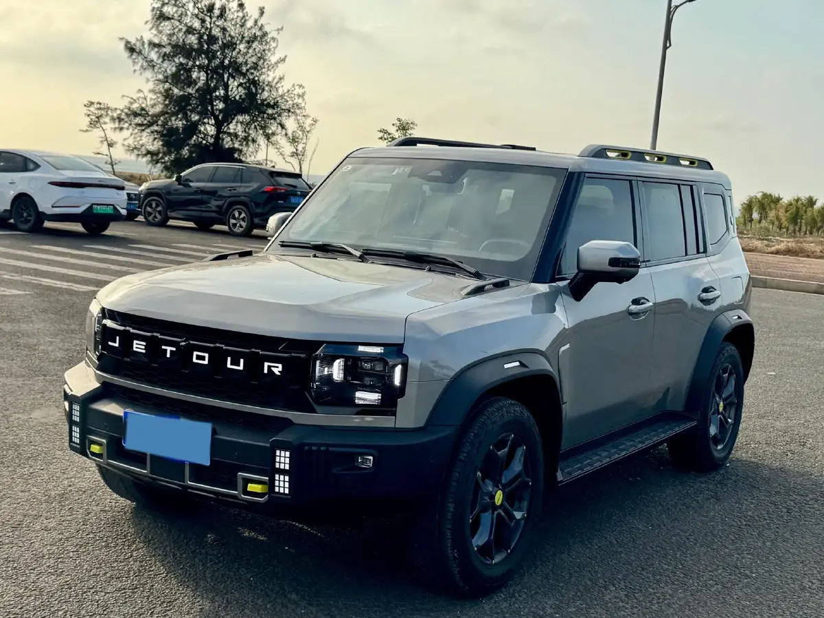 2023 Jetour Traveller 2.0T 254HP L4 7DCT