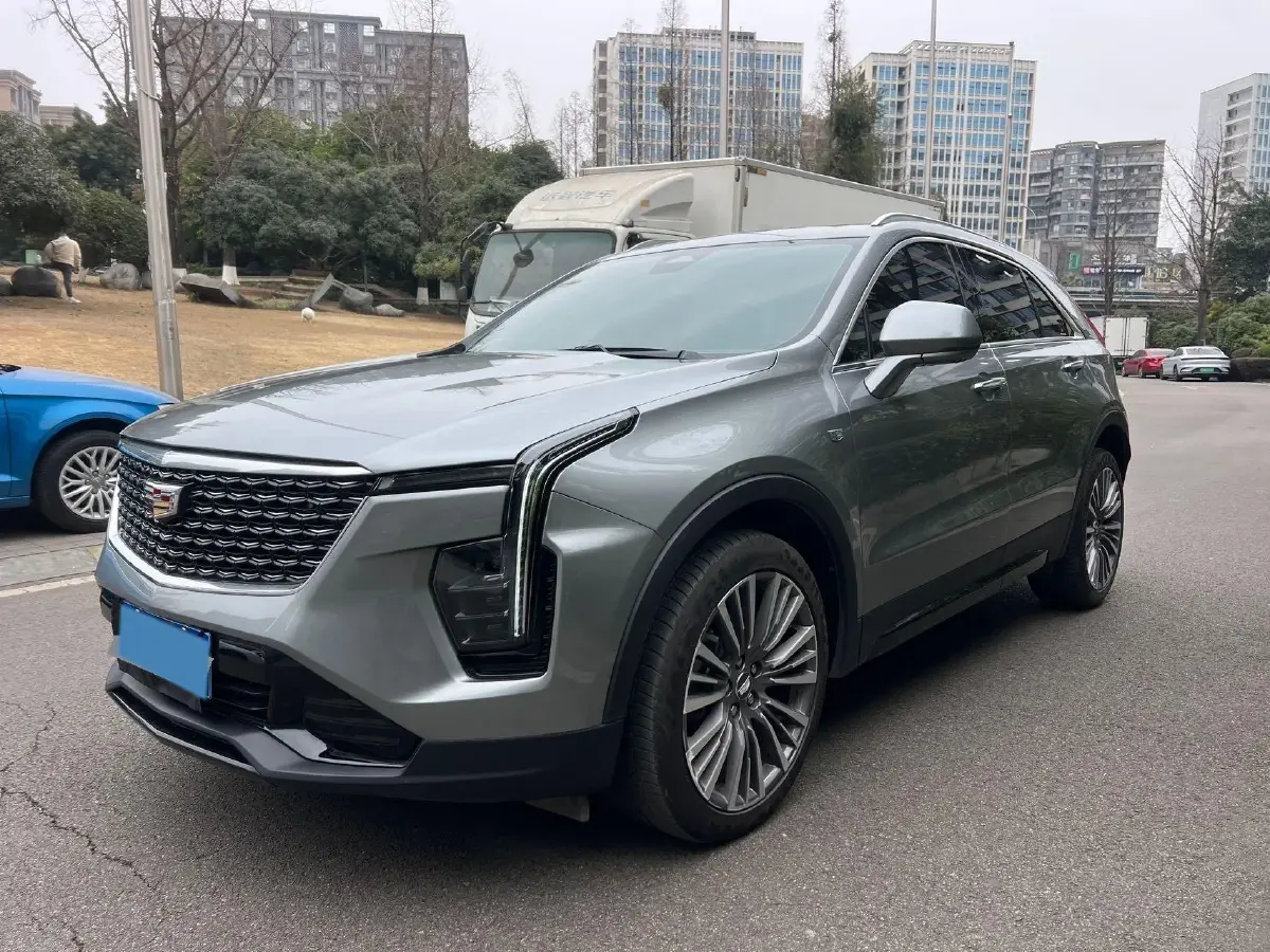 2024 Cadillac XT4 2.0T 237HP L4 9AT