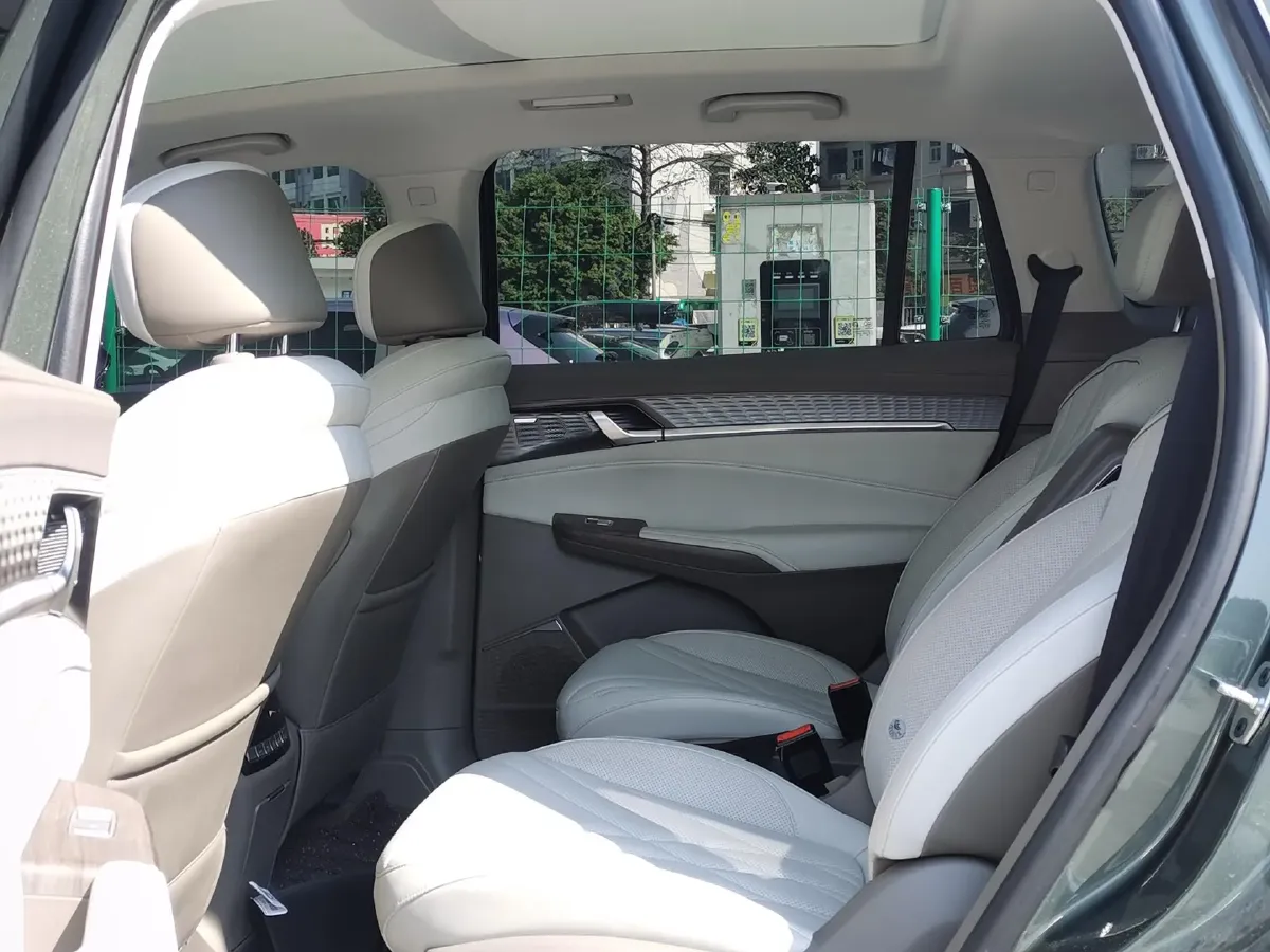 2023 Roewe RX9 2.0T 242HP L4 9AT,autocango,china used car exporter,china ev exporter,chinese used car exporter,chinese used ev exporter