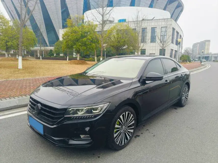 2019 Volvo V40 1.5T 152HP L4 6AT