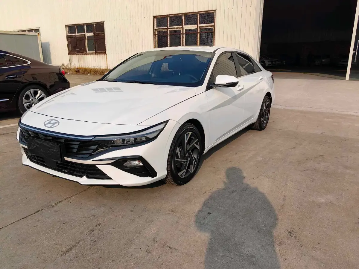 2023 Hyundai Elantra 1.5L 115HP L4 CVT