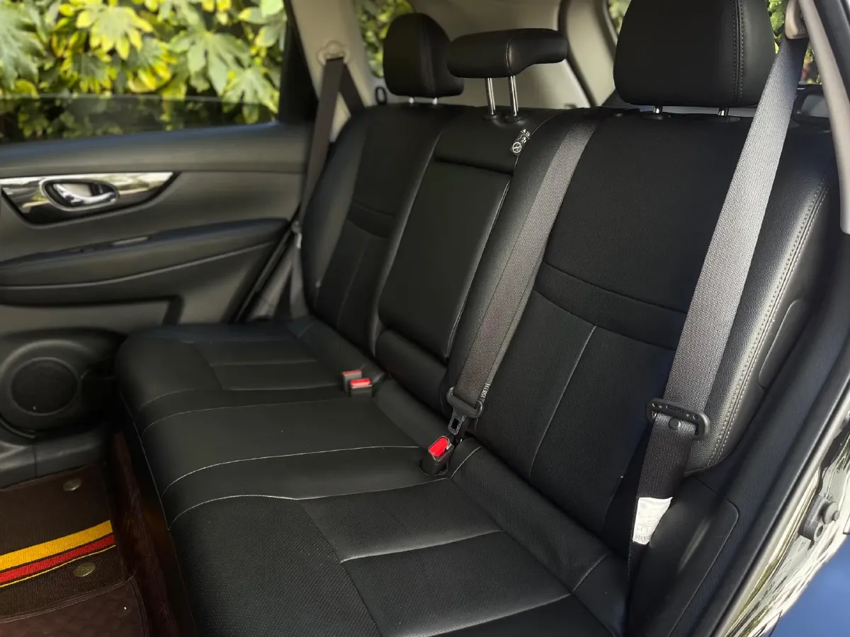 2021 Nissan X-Trail 2.5L 181HP L4 CVT,autocango,china used car exporter,china ev exporter,chinese used car exporter,chinese used ev exporter