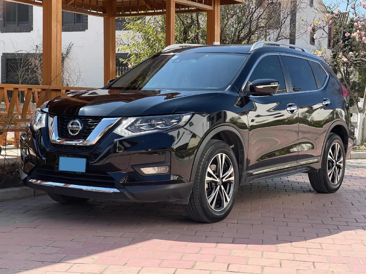 2021 Nissan X-Trail 2.5L 181HP L4 CVT