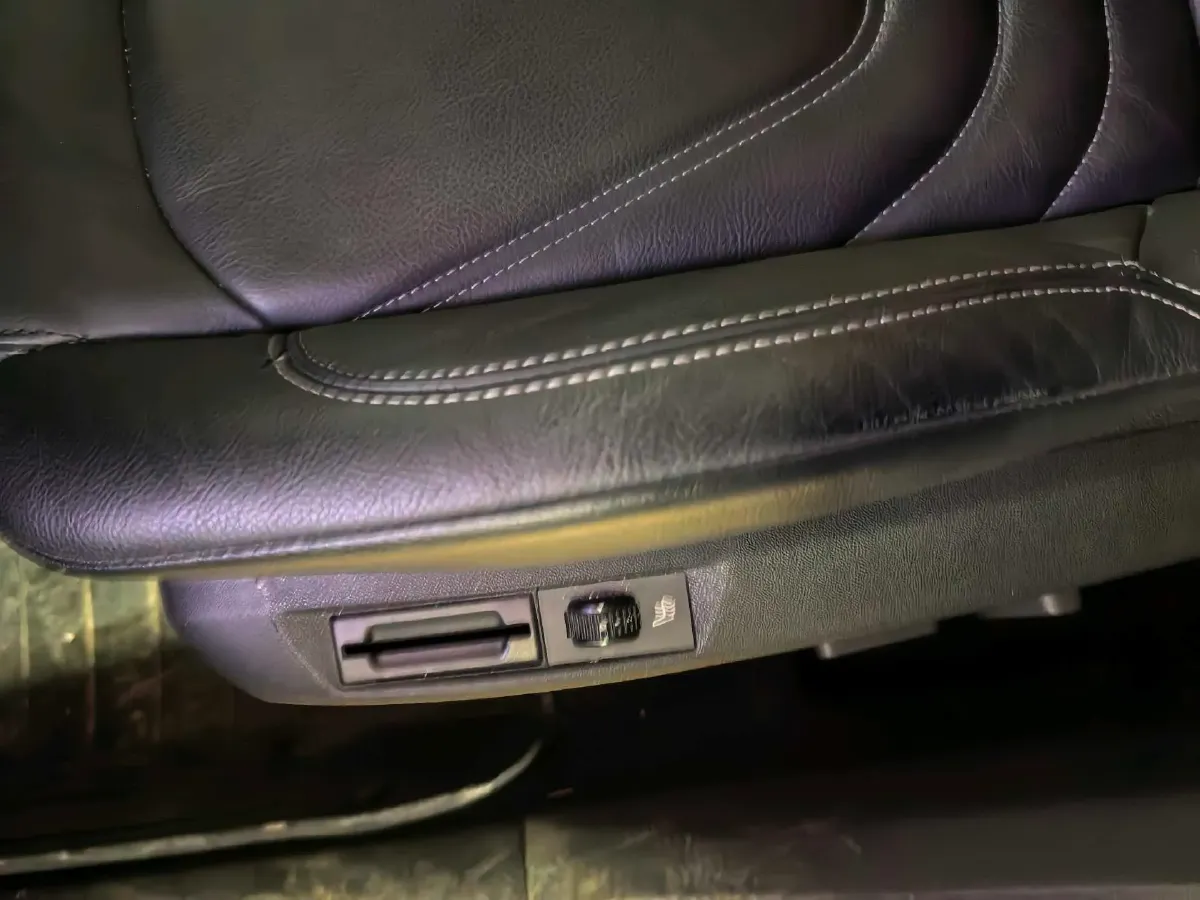 2017 DS 6 1.6T 167HP L4 6AT,autocango,china used car exporter,china ev exporter,chinese used car exporter,chinese used ev exporter