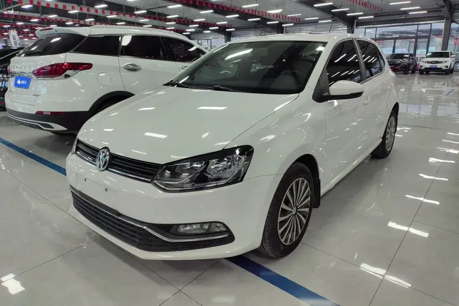 2016 Volkswagen Polo 1.6L 110HP L4 6AT